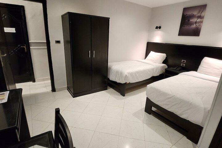 Room 22 of 107