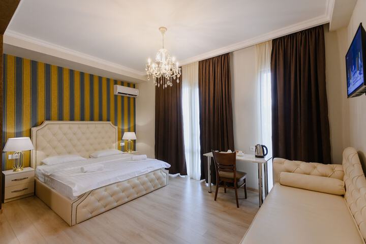 Room 19 of 36