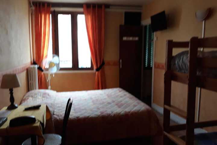 Room 22 of 49
