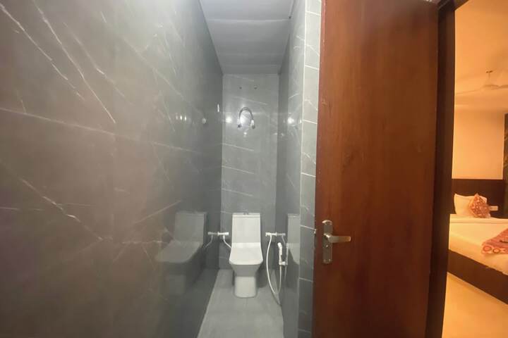 Room 27 of 31