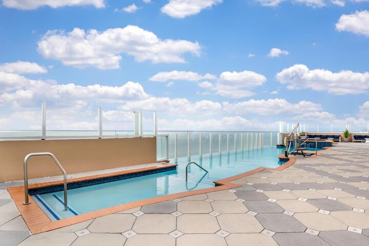 Pool 102 of 175