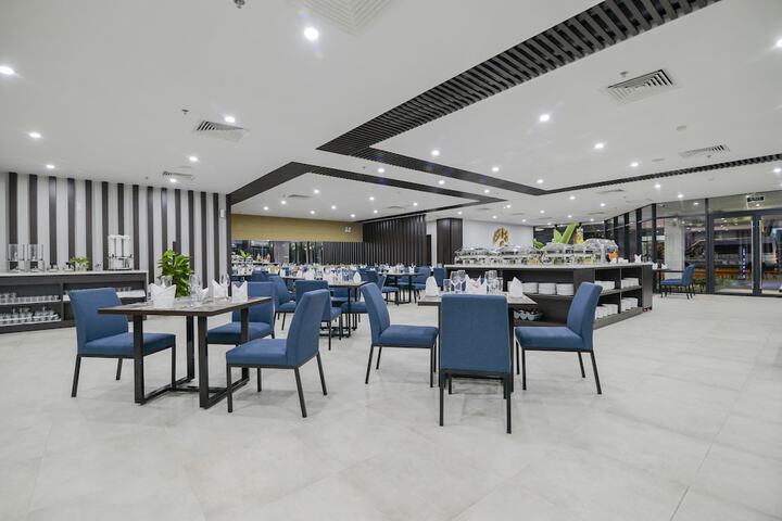Dining 63 of 92