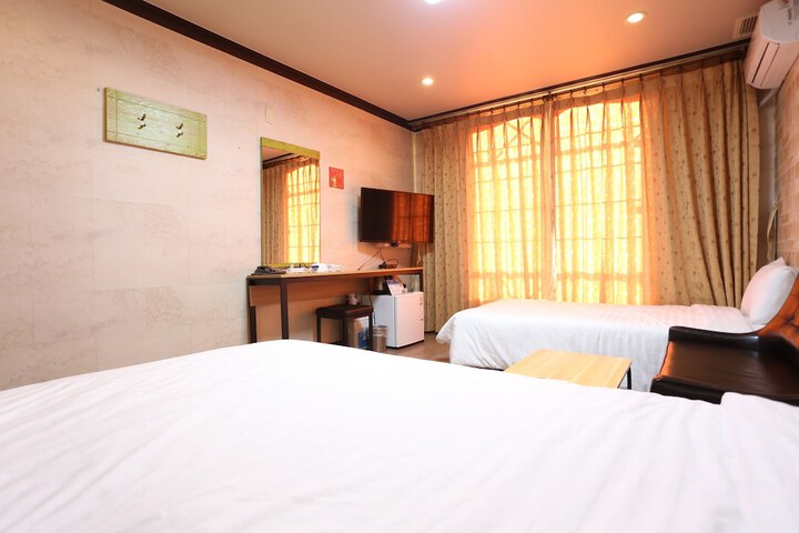 Room 22 of 51
