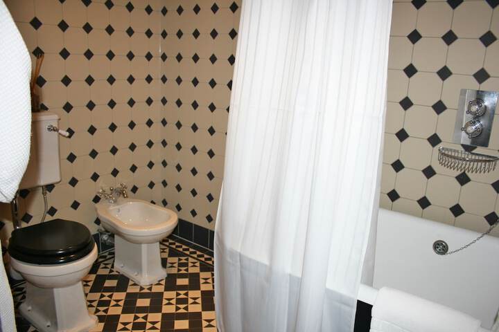 Room 34 of 68