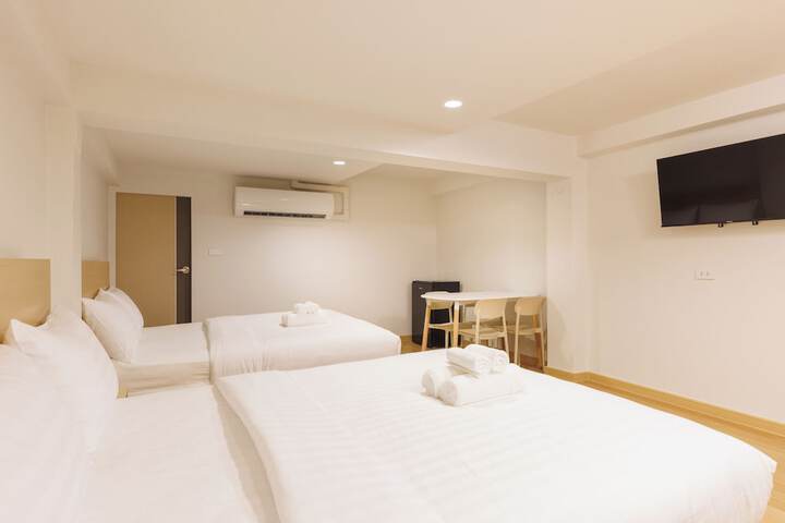 Room 34 of 53