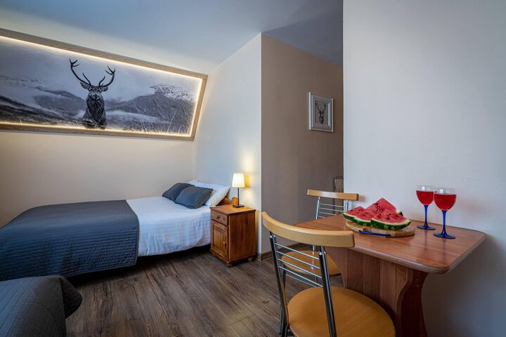 Room 21 of 180