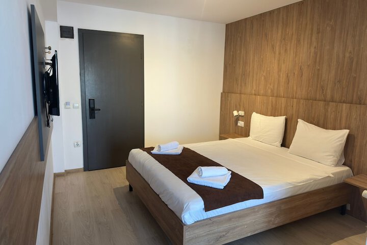 Room 48 of 83