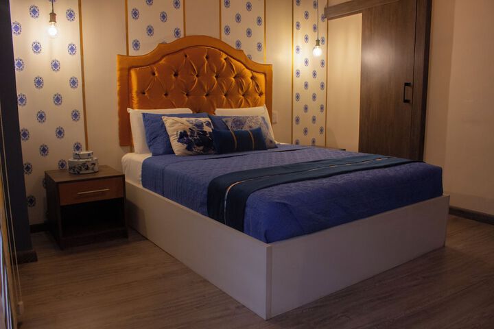 Room 38 of 62
