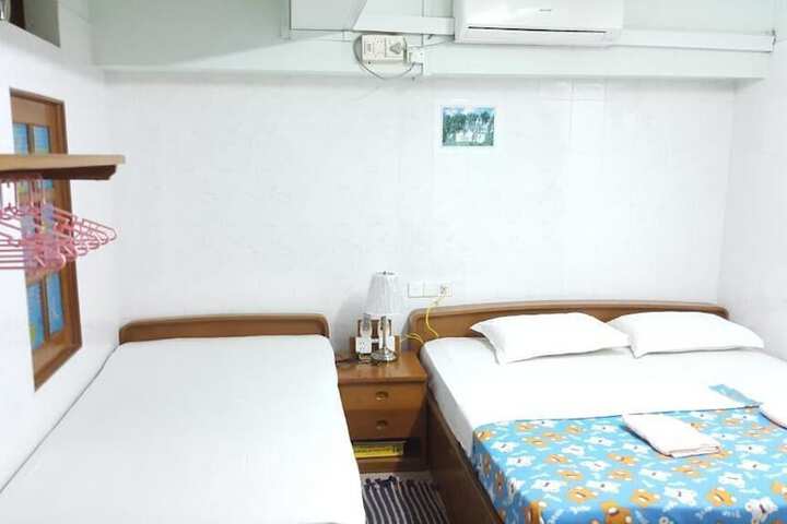 Room 25 of 63
