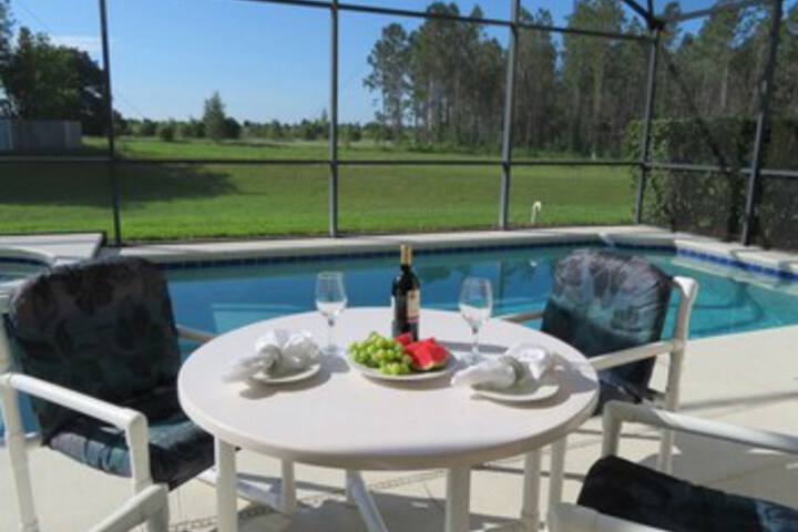 South Facing Pool With no Rear Neighbours Close to Disney