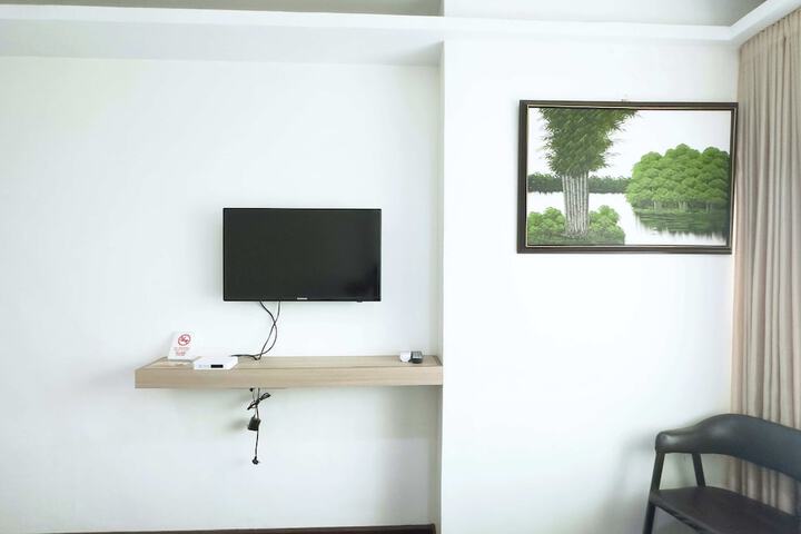 Room 27 of 46