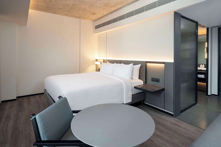 Room 7 of 49