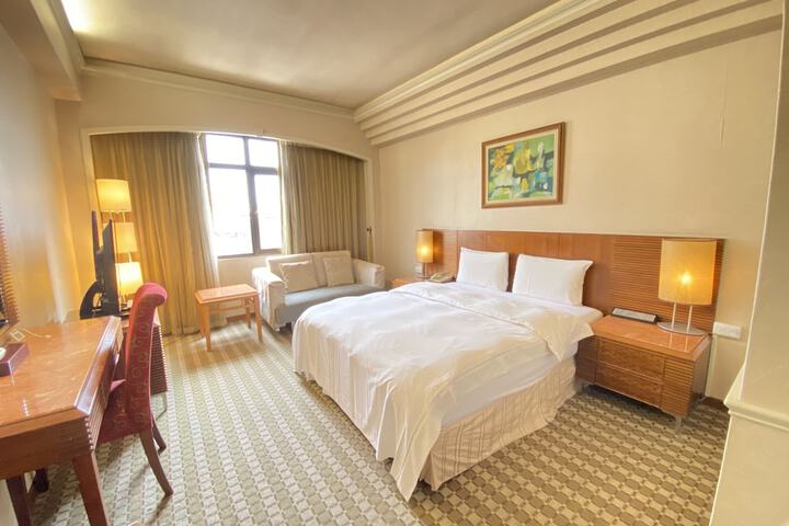 Room 18 of 30