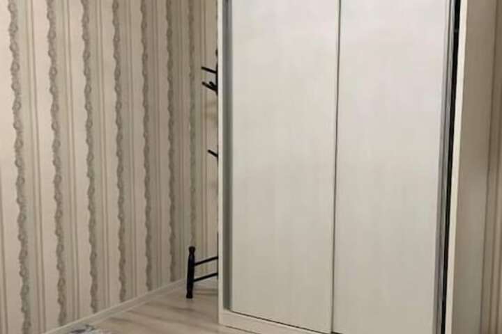 Room 25 of 29