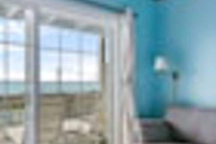 Room 410 of 663