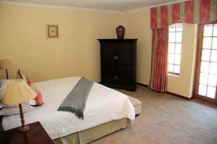 Room 5 of 14