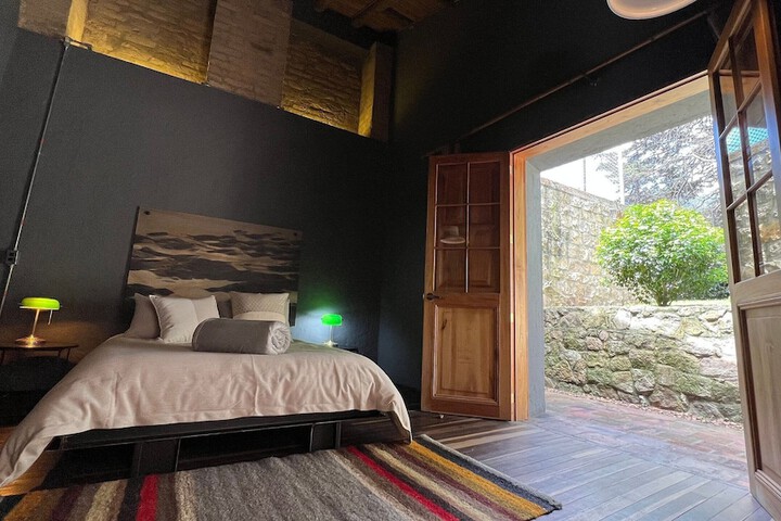 Room 7 of 42