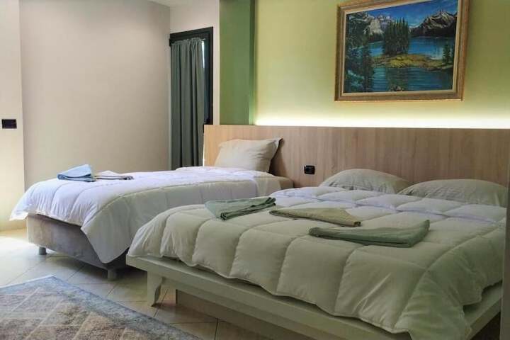 Room 3 of 37