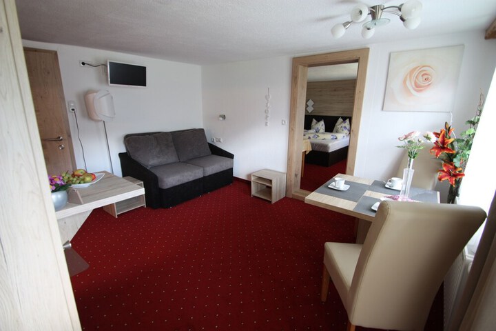 Room 16 of 33