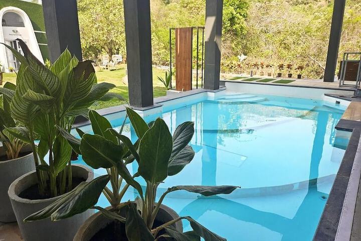 Pool 5 of 10