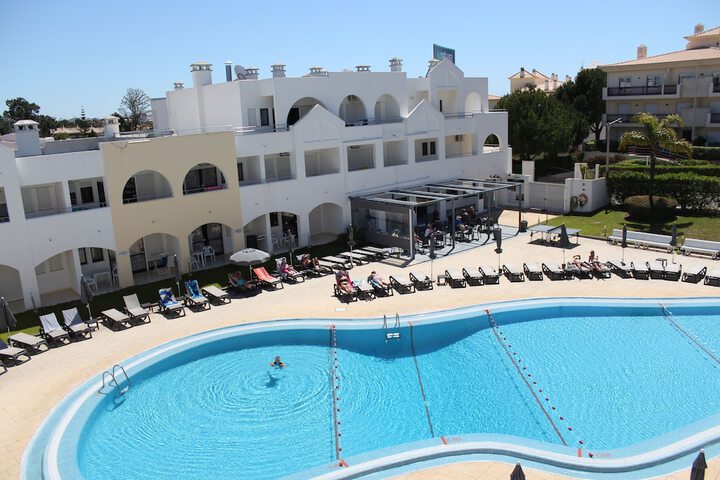 Hotel Pool