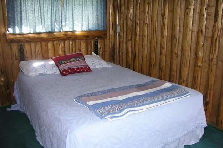 Room 104 of 218