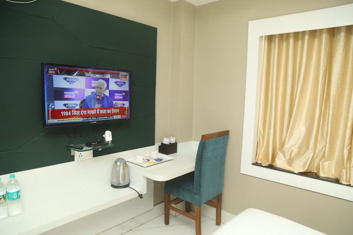 Room 17 of 25