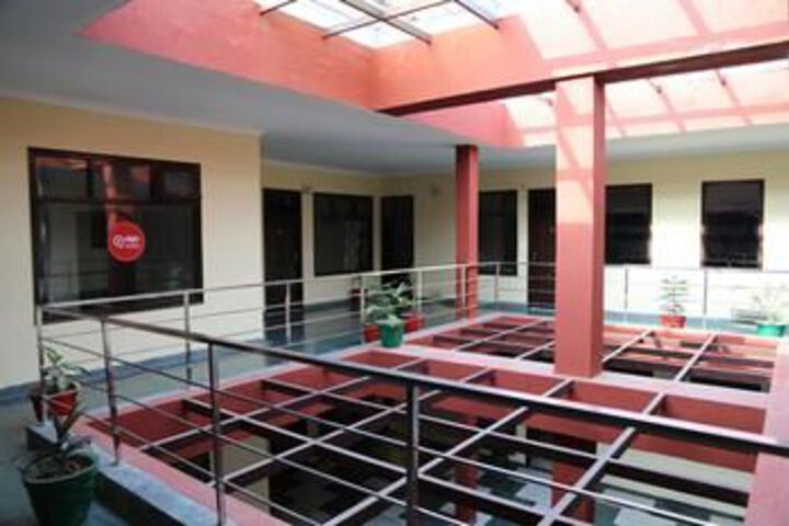 Ballroom/Hall 17 of 23