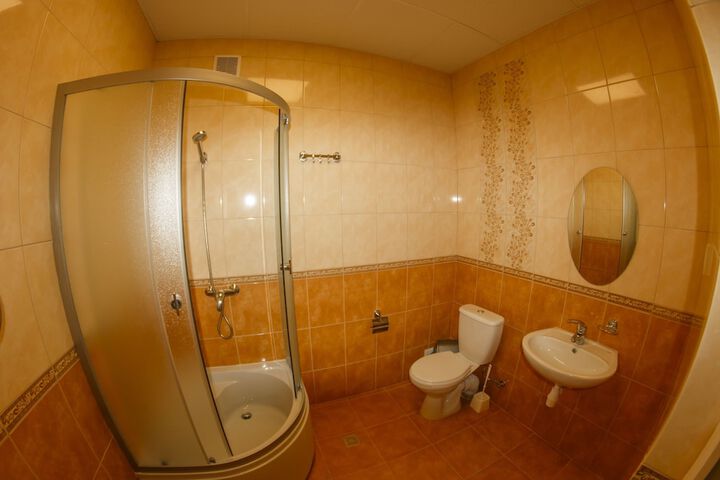 Room 25 of 60