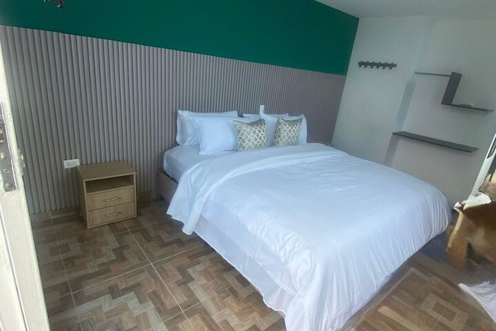Room 3 of 10