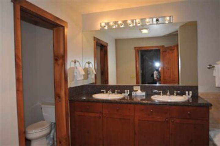 Room 6 of 38