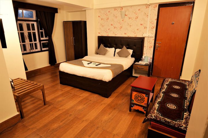 Room 3 of 25