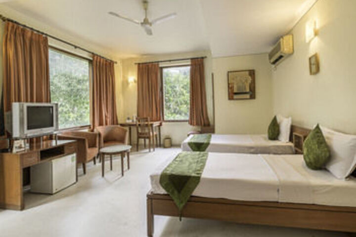 Room 15 of 37