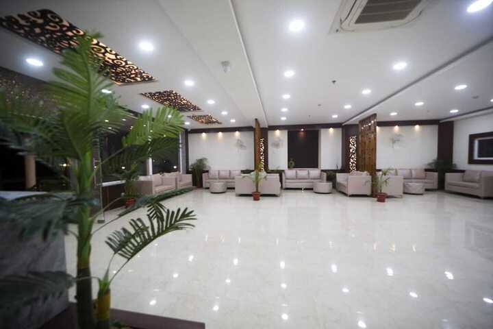 Ballroom/Hall 36 of 38