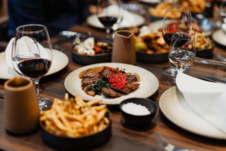 Dining 46 of 65
