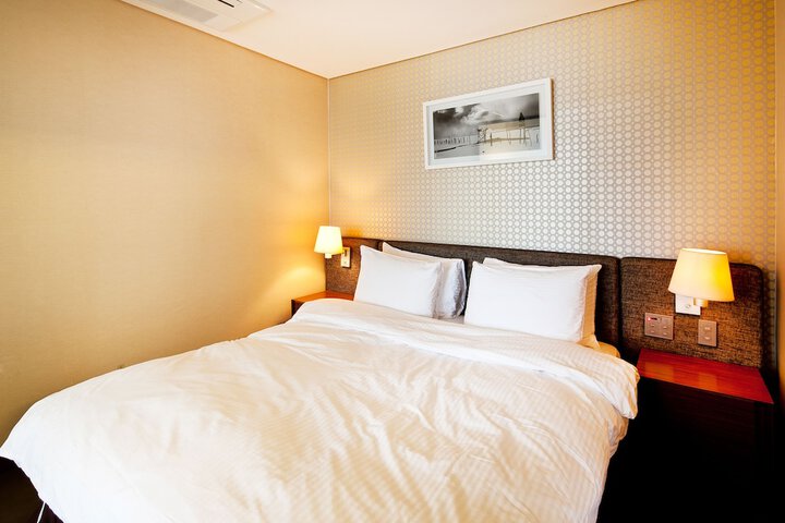 Room 5 of 53