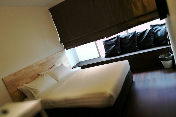 Room 8 of 53