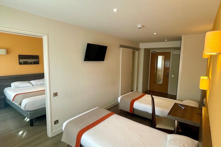 Room 8 of 52
