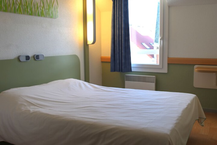 Room 6 of 59