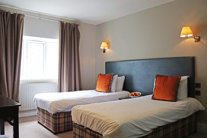 Room 16 of 140