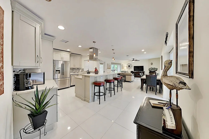 Exterior of Steps To Beach! Heated Pool Spa & Chefs Kitchen 3 Bedroom Home