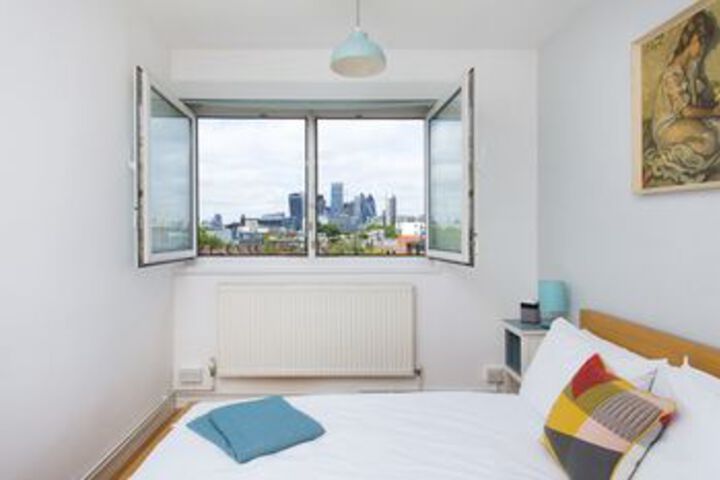 Room 9 of 28