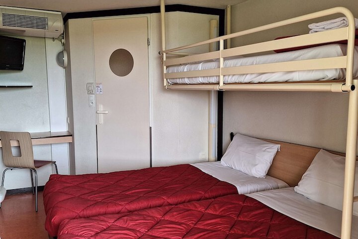 Room 22 of 44