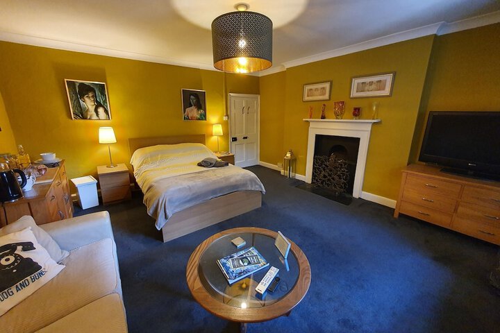 Room 7 of 24