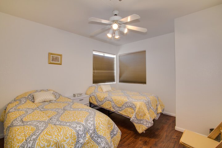 Room 4 of 16