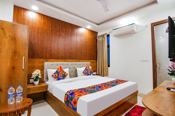 Room 15 of 24