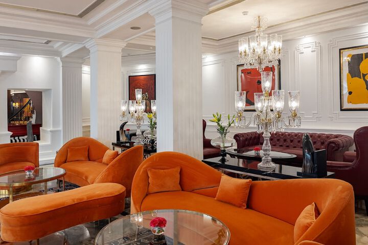 Entrance & Lobby