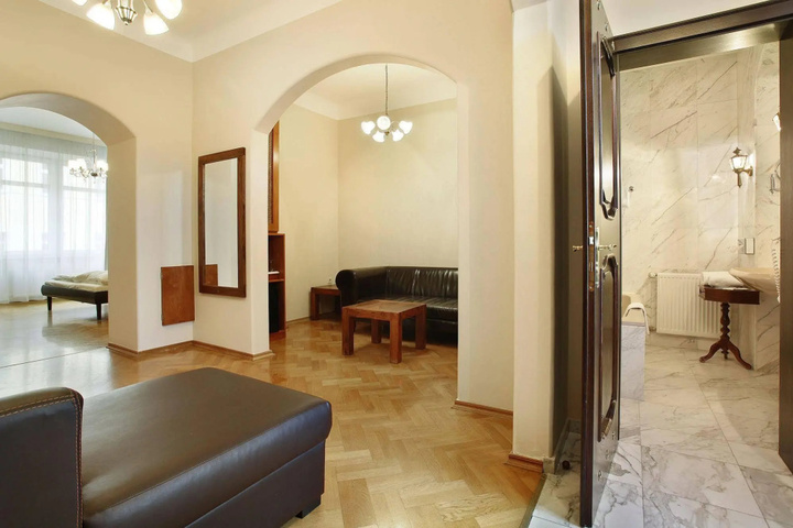 hotel_rooms