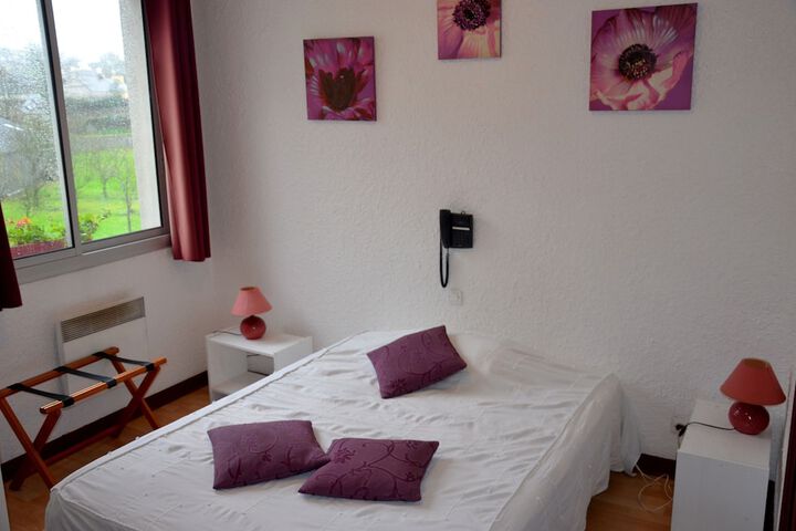 Room 4 of 49