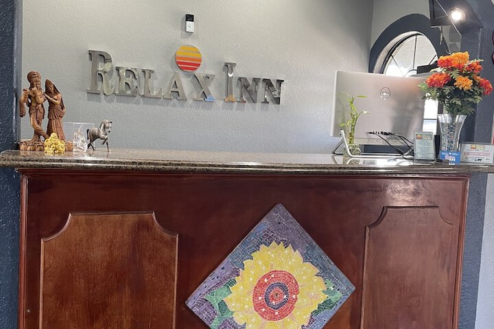 Relax Inn in Dilley, TX